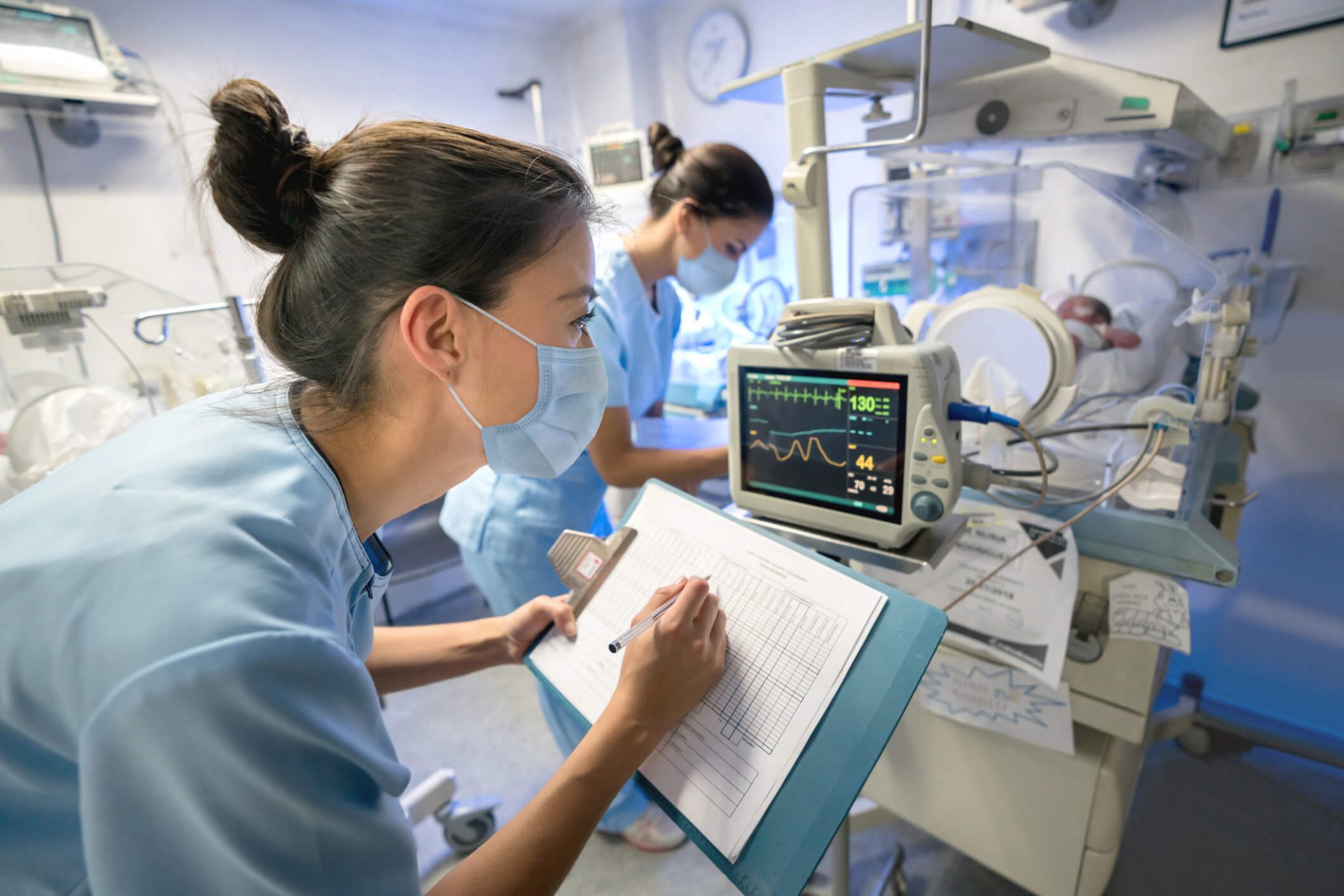 NICU Nurse How To Become A Neonatal Nurse Aspen University   NICU Nurse  How To Become A Neonatal Nurse A Picture Of A NICU Nurses Working Together With A Newborn In An Incubator. 2048x1366 